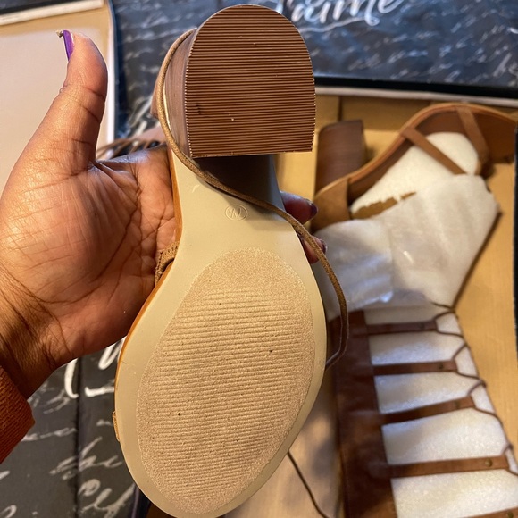 NWT Knee High Opened-Toed Gladiator Heeled Laced-Up Sandals - Picture 9 of 15